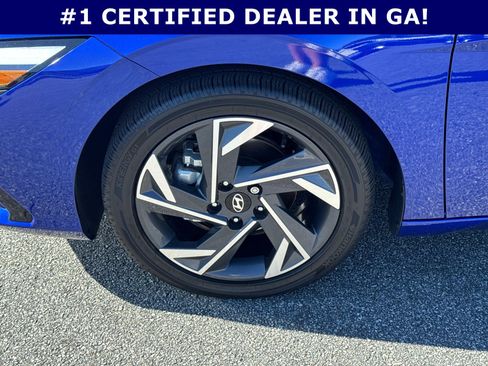 Certified 2025 Hyundai Elantra SEL image 11