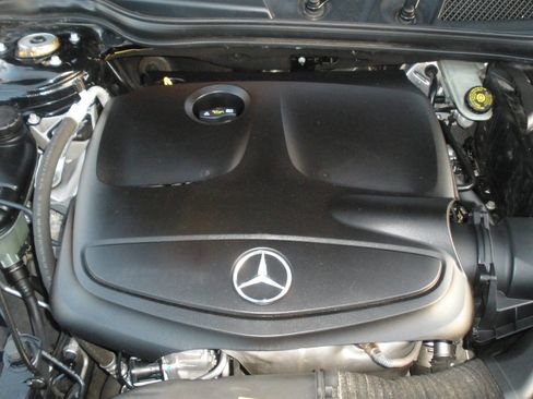 Used 2014 Mercedes-Benz CLA 250 image 13