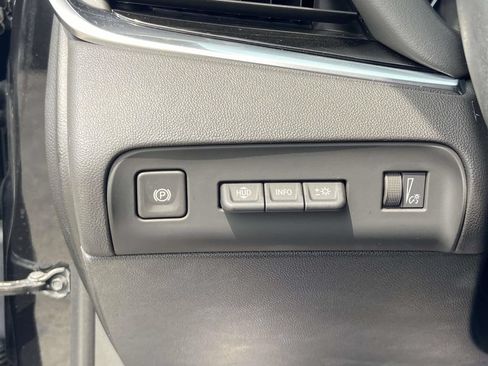 Used 2023 Buick Enclave Avenir w/ Avenir Technology Package FWD image 22