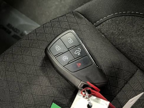 Used 2024 GMC Sierra 2500 SLE image 24