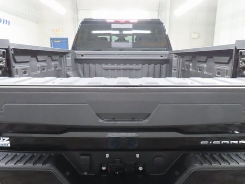 Used 2024 GMC Sierra 2500 Denali w/ Denali Reserve Package image 41