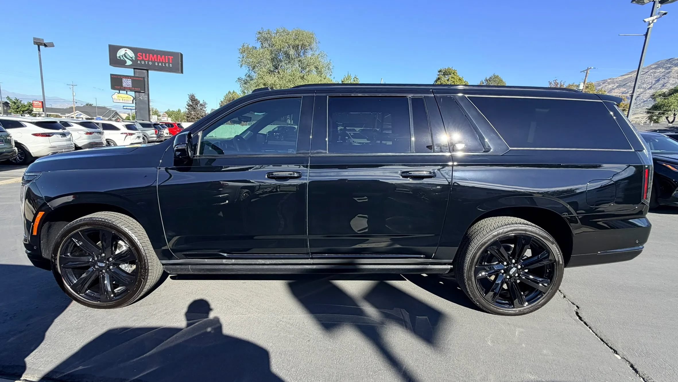 Used 2025 Cadillac Escalade ESV Sport Platinum AWD/4WD image 6
