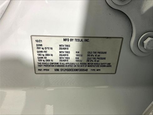 Used 2021 Tesla Model Y Long Range AWD/4WD image 18