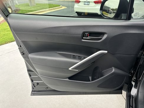 Certified 2025 Toyota Corolla Cross LE FWD image 14