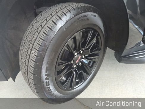 Used 2024 GMC Yukon Denali AWD/4WD image 30