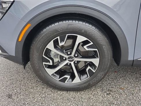 Used 2023 Kia Sportage EX image 9