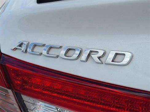 Used 2022 Honda Accord Sport image 9