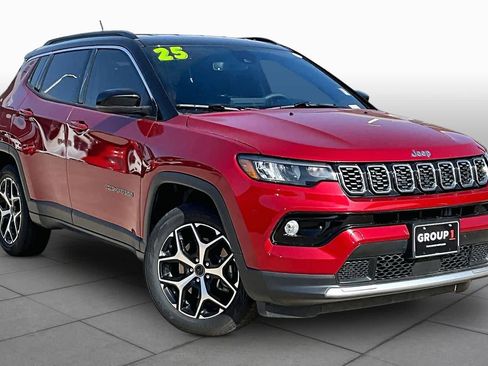 Used 2025 Jeep Compass Limited AWD/4WD image 3