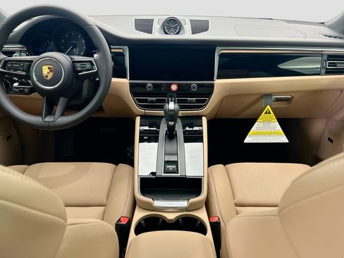 Used 2026 Porsche Macan AWD/4WD image 15