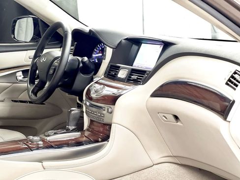 Used 2015 INFINITI Q70 L 5.6 w/ V8 Deluxe Technology Package image 21