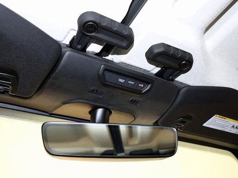 Used 2021 Jeep Gladiator Overland image 26