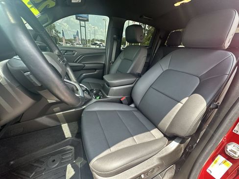 Used 2025 Chevrolet Colorado Trail Boss AWD/4WD image 19