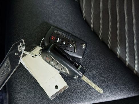 Certified 2023 Toyota Camry SE image 32