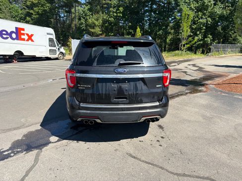 Used 2019 Ford Explorer Platinum AWD/4WD image 6