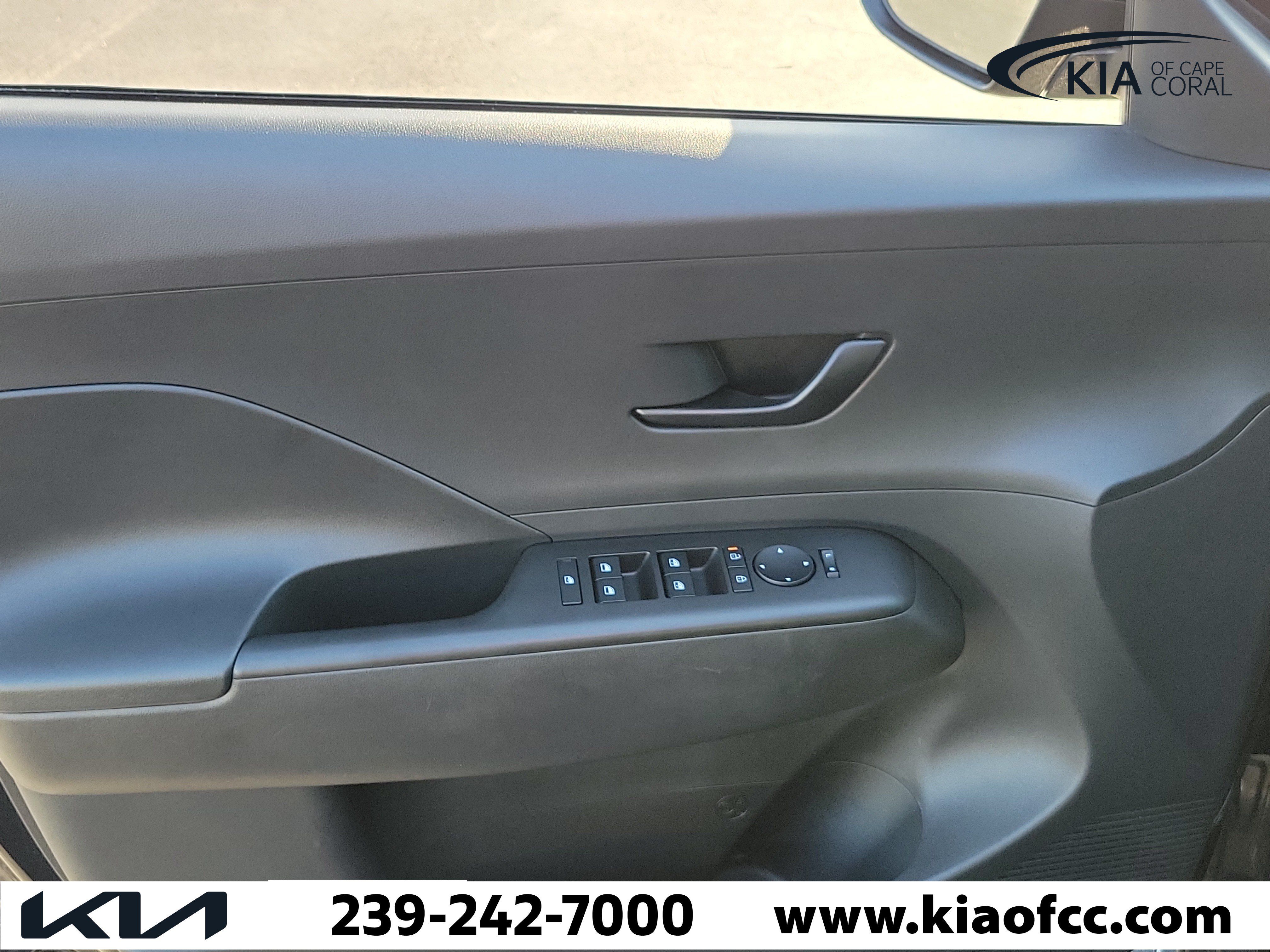 Used 2024 Hyundai Kona SEL w/ Convenience Package FWD image 21