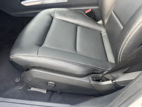 Used 2016 Mercedes-Benz E 350 4MATIC Sedan image 12