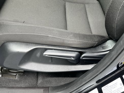 Used 2025 Honda CR-V LX image 16