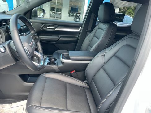Certified 2026 GMC Terrain Elevation w/ Elevation Premium Package FWD image 11