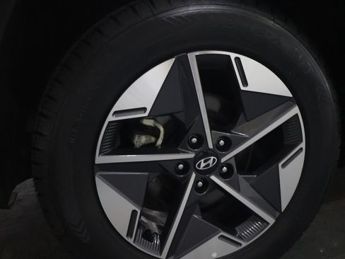Used 2025 Hyundai Tucson SEL AWD/4WD image 32