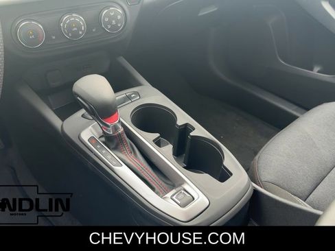 Used 2024 Chevrolet Trax RS w/ Sunroof Package image 23