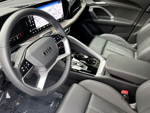 Used 2025 Audi Q5 Premium Plus w/ Premium Plus image 10