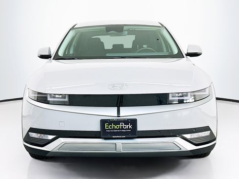 Used 2024 Hyundai Ioniq 5 SEL image 2