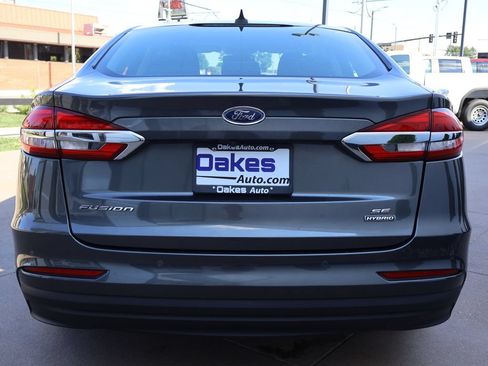Used 2020 Ford Fusion SE FWD image 5