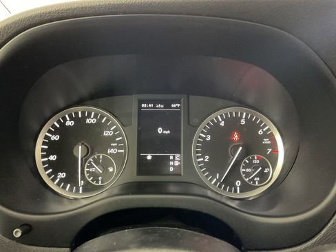 Used 2018 Mercedes-Benz Metris Passenger image 26