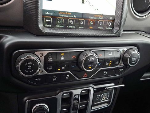 Used 2022 Jeep Wrangler Unlimited Sport AWD/4WD image 16