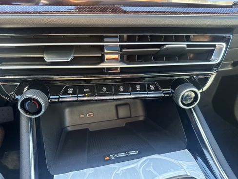 New 2026 Chevrolet Traverse Z71 w/ Enhanced Driving Package image 16