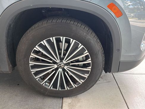 Certified 2025 Volkswagen Tiguan S w/ 18" Wheel Package AWD/4WD image 10