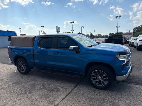 Used 2023 Chevrolet Silverado 1500 LT w/ Protection Package AWD/4WD image 6