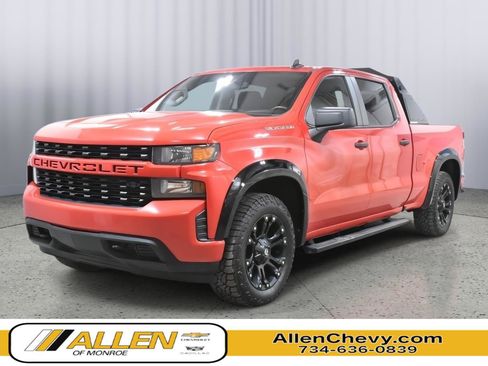 Used 2019 Chevrolet Silverado 1500 Custom w/ Custom Value Package AWD/4WD image 1