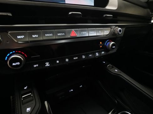 Used 2025 Kia Telluride SX X-Line AWD/4WD image 21