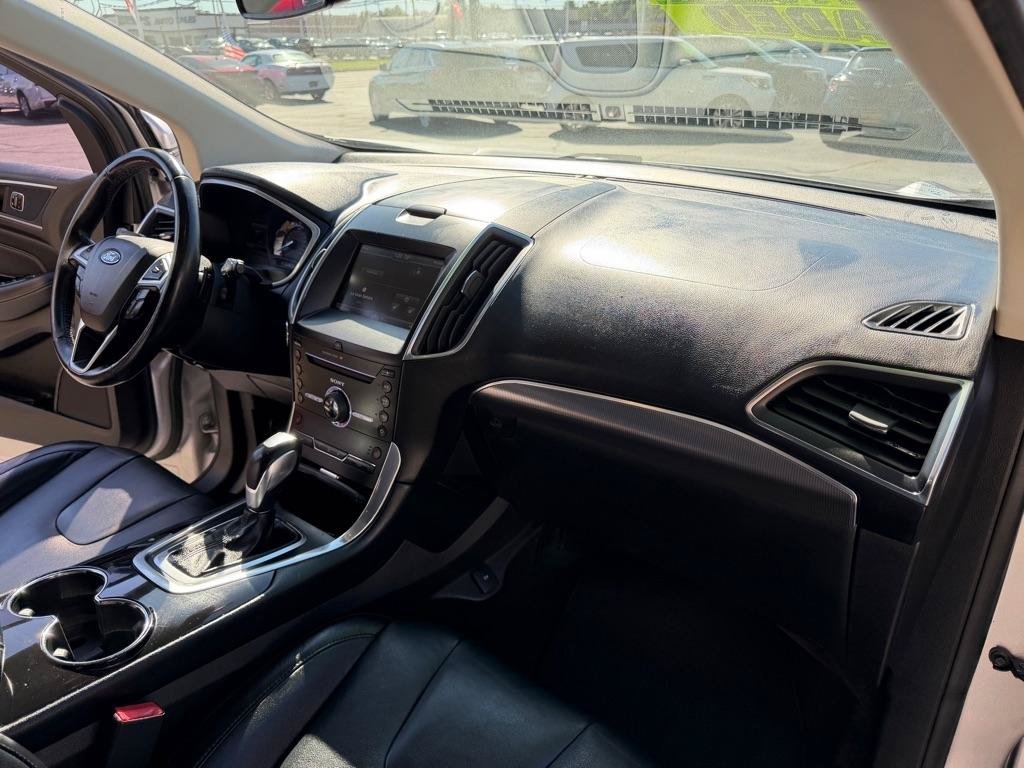Used 2015 Ford Edge Titanium w/ Technology Package AWD/4WD image 25