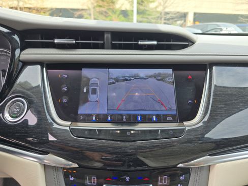 Used 2020 Cadillac XT6 Premium Luxury AWD/4WD image 25
