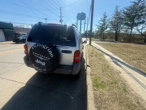 Used 2002 Jeep Liberty Sport image 11
