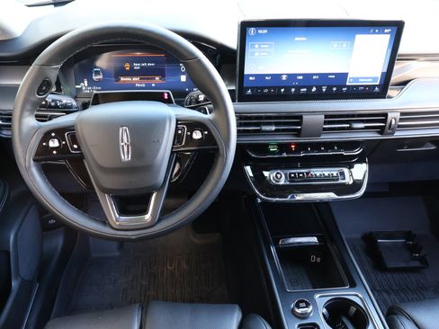 Used 2025 Lincoln Corsair Grand Touring w/ Equipment Group 302A image 18