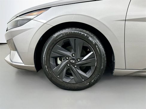 Used 2021 Hyundai Elantra SEL w/ Convenience Package image 8