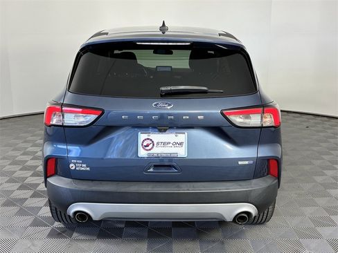 Used 2020 Ford Escape SE image 6