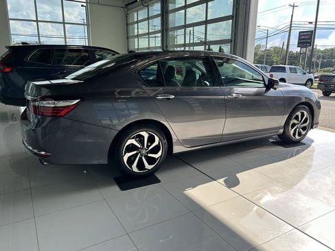 Used 2017 Honda Accord EX-L image 7