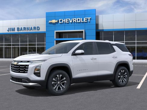 New 2026 Chevrolet Equinox LT w/ Convenience Package II image 2