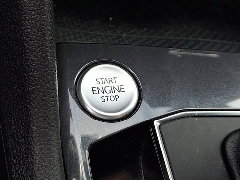 Used 2021 Volkswagen Tiguan SE R-Line image 24