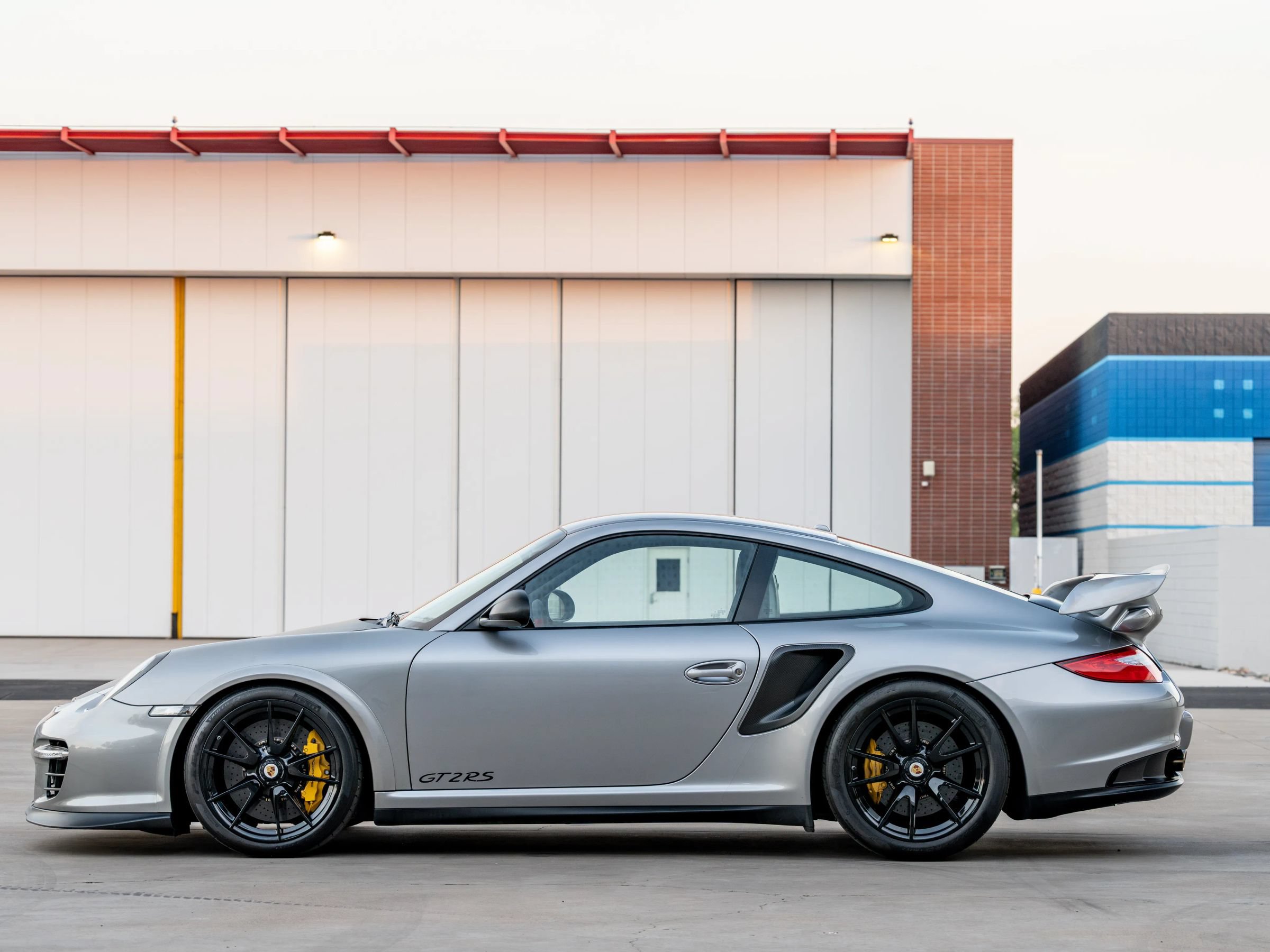 Used 2011 Porsche 911 GT2 RS RWD image 5