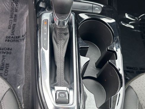 Used 2025 Chevrolet Trax LT w/ Driver Confidence Package image 27