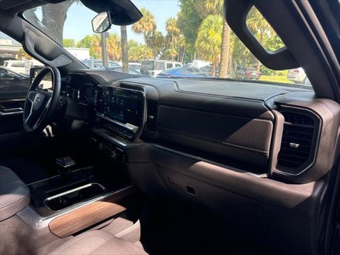 Used 2025 Chevrolet Silverado 1500 RST RWD image 18