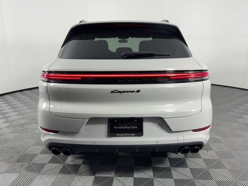 Used 2026 Porsche Cayenne S image 10