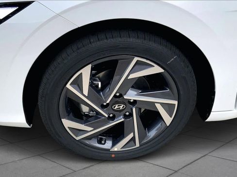 New 2026 Hyundai Elantra Limited FWD image 11