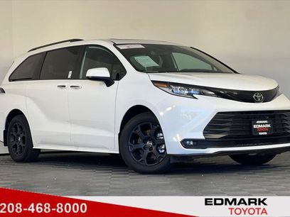 Certified 2026 Toyota Sienna XLE Woodland Edition