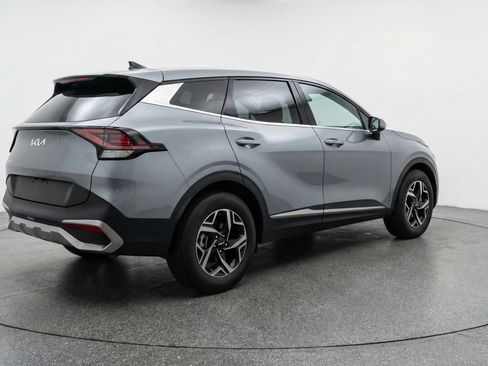 Used 2025 Kia Sportage LX image 9